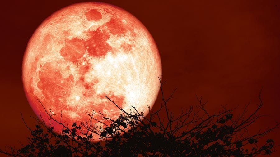 A Lua de sangue em Pirenópolis é o tema que promete despertar a curiosidade