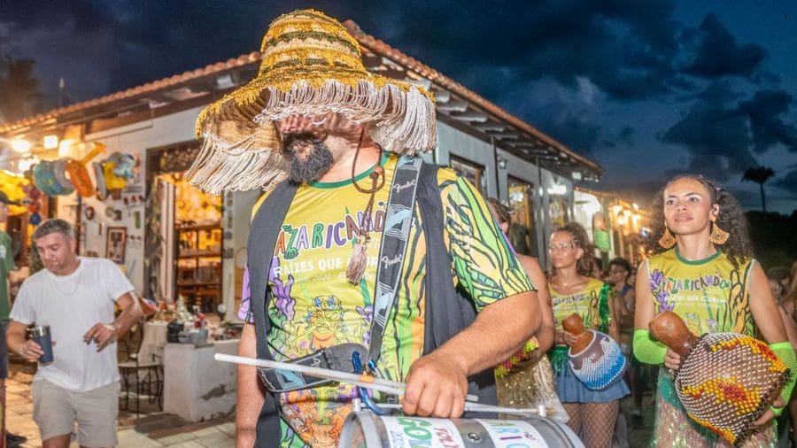A segunda de carnaval chega como aquele capítulo em que a história já ganhou ritmo e ninguém quer que a música pare