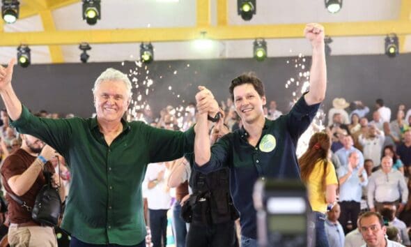Caiado lança Daniel Vilela ao governo em ato com 209 prefeitos