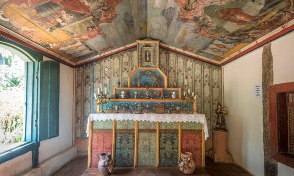 Capela da Fazenda Babilônia revela história viva em Piri