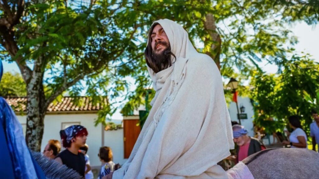 Em Pirenópolis, a Semana Santa não é apenas um evento do calendário. Ela faz parte da identidade da cidade