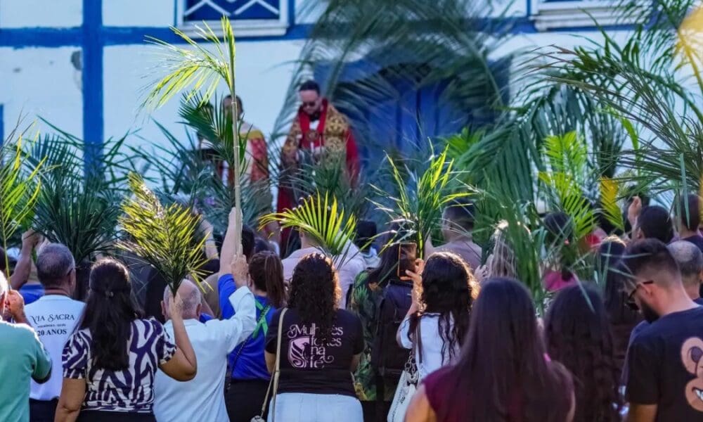 Procissão do Domingo de Ramos emocionou Pirenópolis