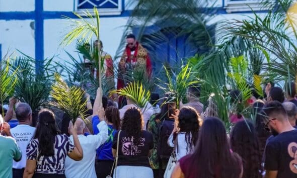 Procissão do Domingo de Ramos emocionou Pirenópolis