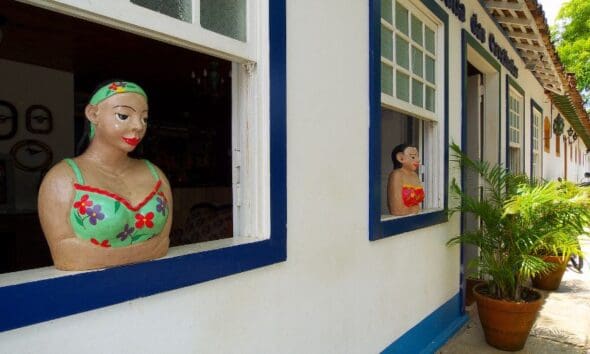 O charme das namoradeiras nas janelas de Pirenópolis