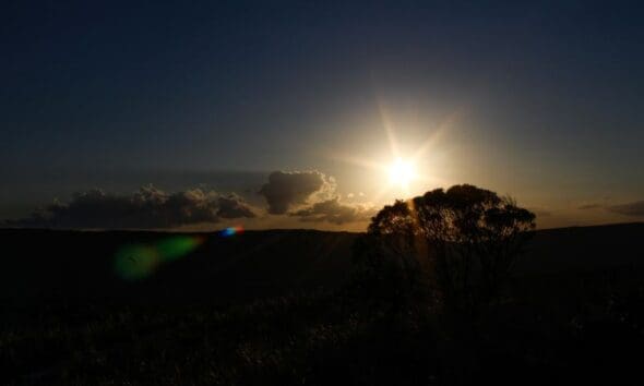 Pôr do sol no Cerrado: a arte do entardecer em Pirenópolis Pôr do sol no Cerrado: a arte do entardecer em Pirenópolis