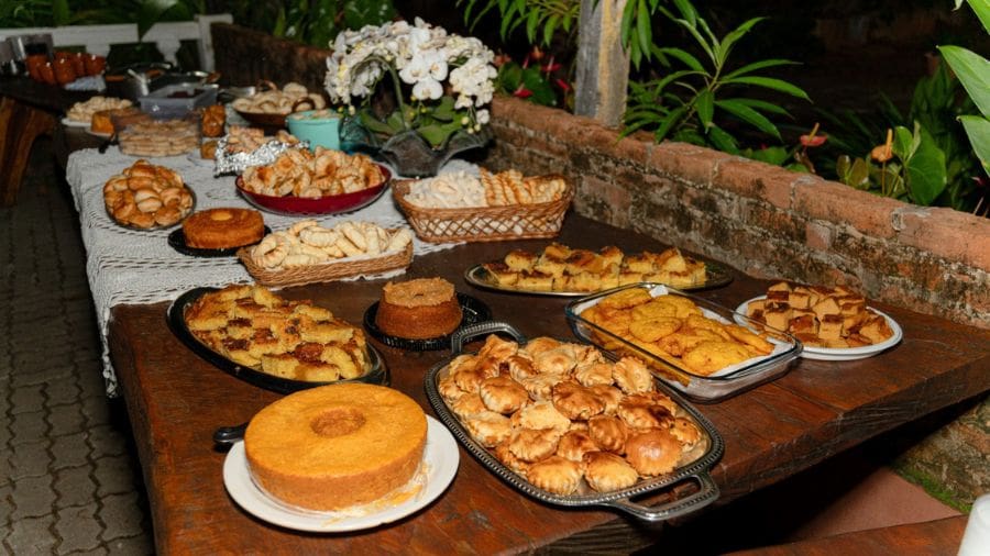 Ao final da reza, o lanche partilhado selou o encontro
