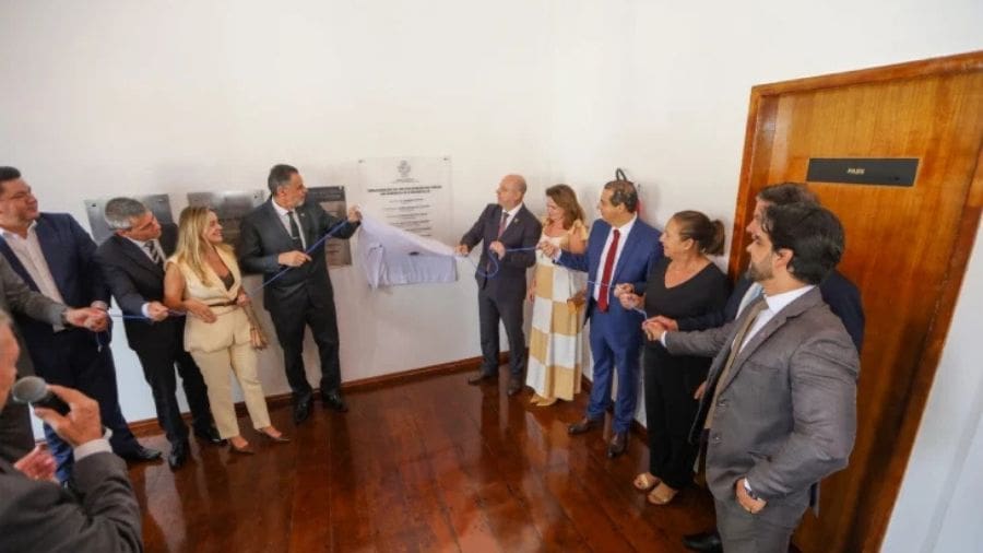 No caso da revitalização do Fórum de Pirenópolis, o objetivo foi melhorar a estrutura física e funcional da comarca