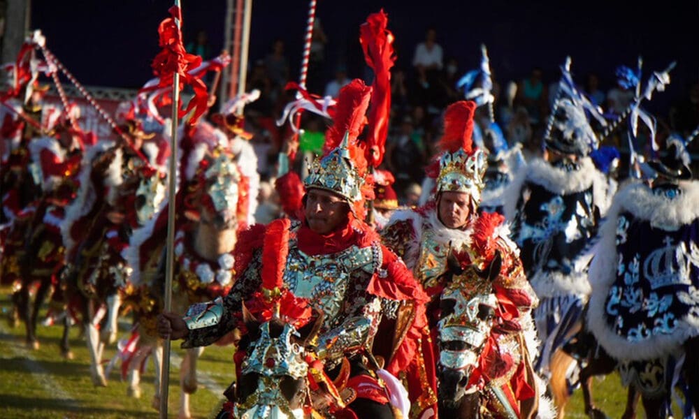 Cavalhadas Pirenópolis 2026: 200 anos e programação