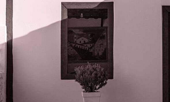 Imagem de Pirenópolis revela casa da Rua Nova com quadro da Matriz Imagem de Pirenópolis revela casa da Rua Nova com quadro da Matriz