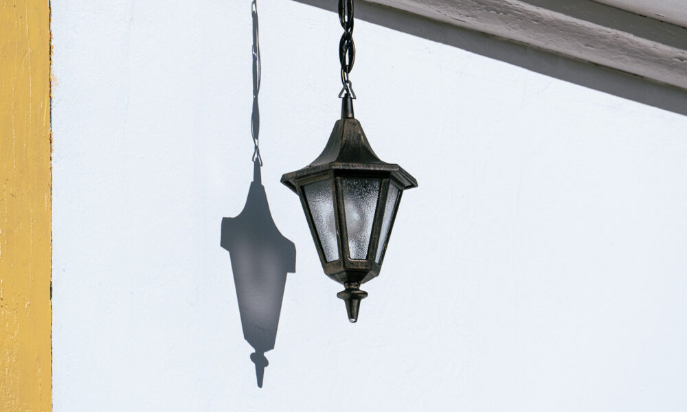 Luminária colonial Pirenópolis: detalhe da Rua Nova