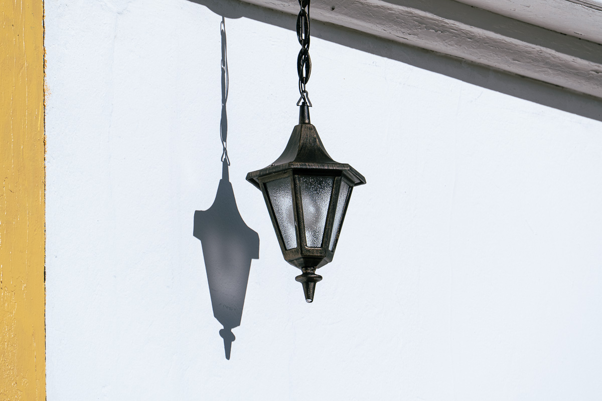 Luminária colonial Pirenópolis: detalhe da Rua Nova
