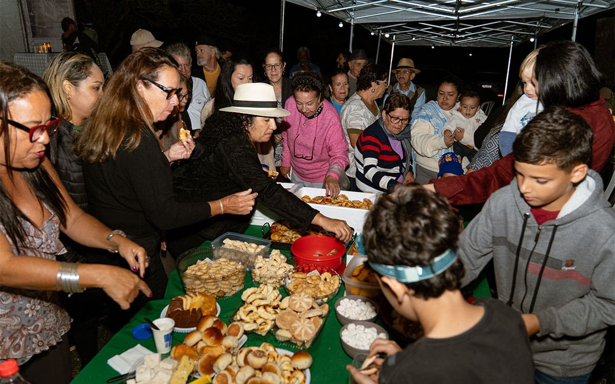 Romaria dos Pireneus celebra fé centenária com Duilia de Oliveira