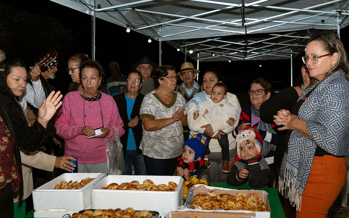 Romaria dos Pireneus celebra fé centenária com Duilia de Oliveira