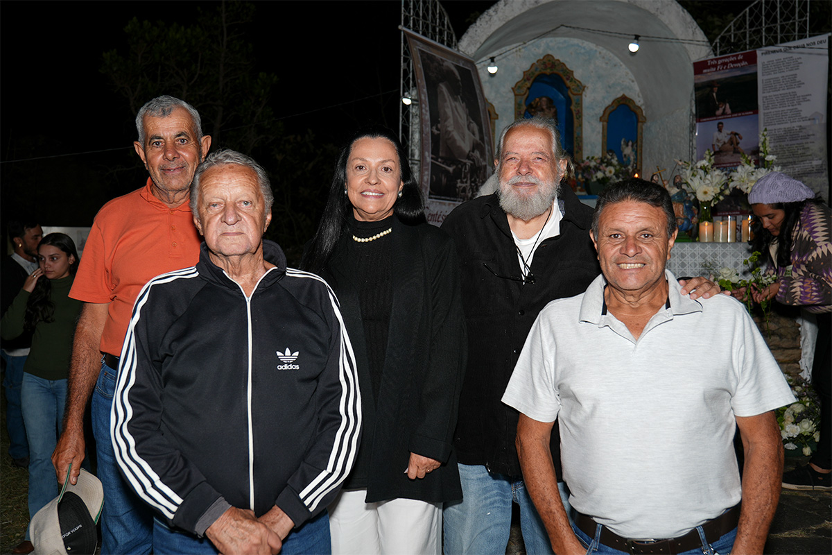 Du&iacute;lia se emociona ao homenagear o Dia das M&atilde;es