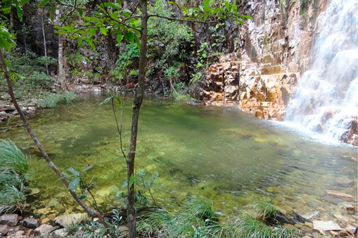 Turista se surpreende ao chegar na cachoeira em Piren&oacute;polis
