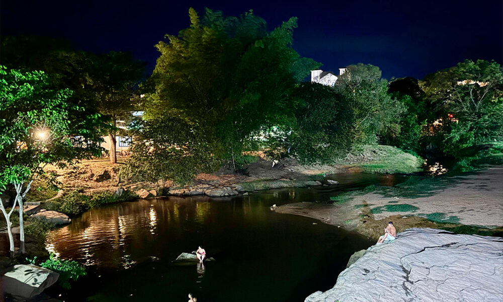 Rio das Almas em Pirenópolis: um domingo à noite à beira d’água