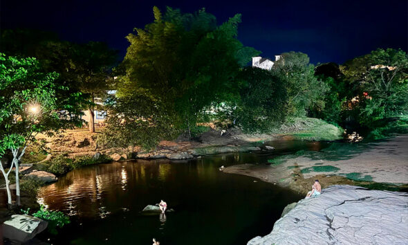 Rio das Almas em Pirenópolis: um domingo à noite à beira d’água