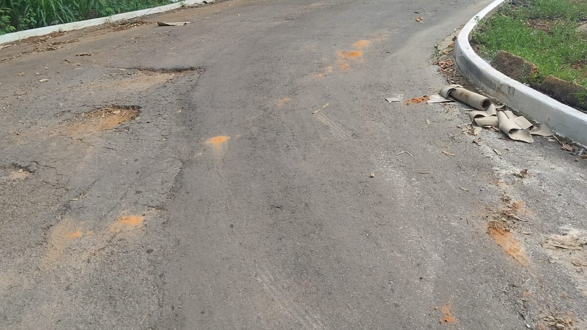 Buracos no Vila Boa: moradores denunciam abandono da Prefeitura de Pirenópolis Buracos no Vila Boa: moradores denunciam abandono da Prefeitura de Pirenópolis
