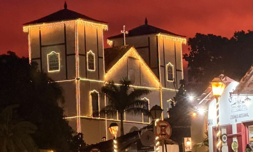 Por do Sol sobre a Igreja Matriz Por do Sol sobre a Igreja Matriz