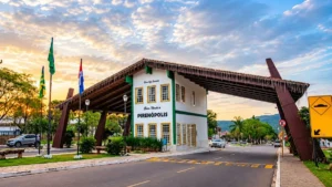 Portal de entrada da cidade de Pirenópolis ganha cara nova