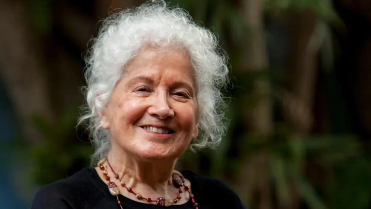 Escritora, editora e tradutora, Maria José construiu uma trajetória literária marcada pelo interesse pela história, pela memória e pelas diferentes experiências humanas.