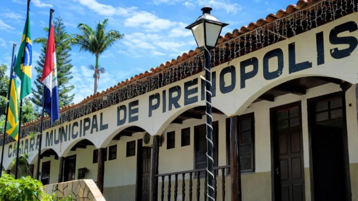 Você conhece todos os vereadores de Pirenópolis? Saiba como fiscalizar Por isso, o Portal Piri reuniu informações sobre os 11 vereadores da legislatura 2025–2028, apresentando um breve perfil de cada parlamentar